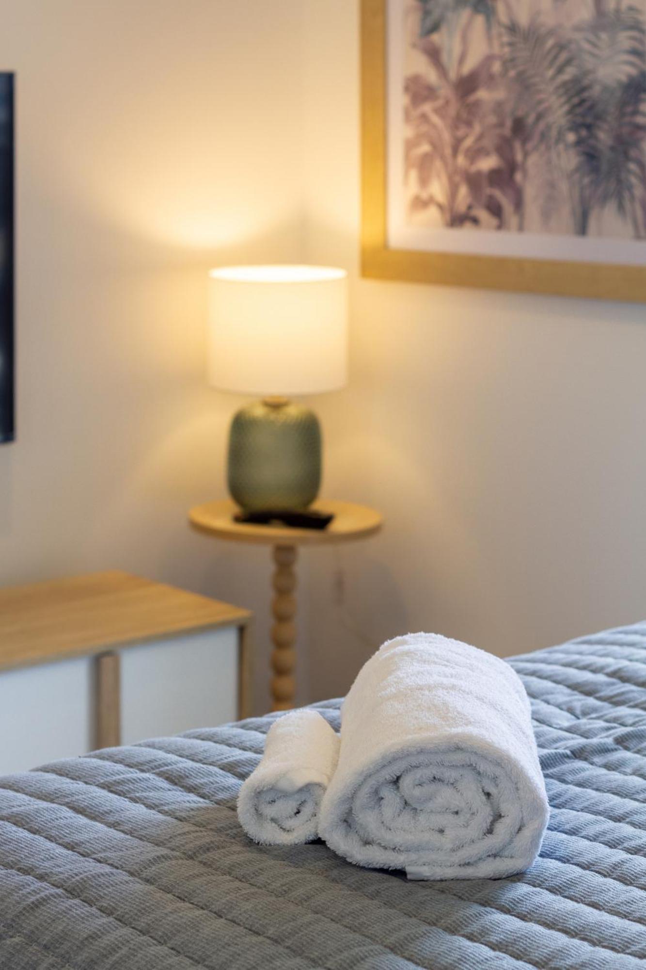 Studio Bliss: Explore From Wilmer St Christchurch Buitenkant foto